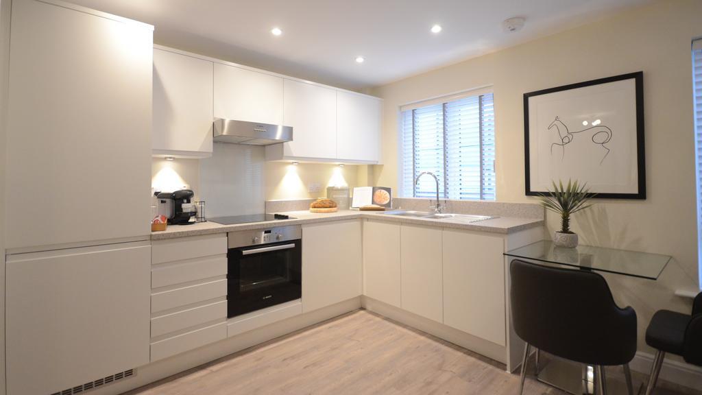 House Of Fisher- Solstice House Apartments Farnborough (Hampshire) Exterior foto